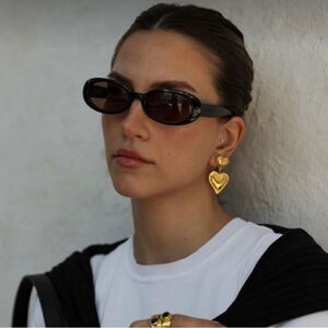 Heart statement earrings A197